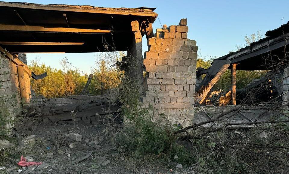 Росіяни о 4 ранку скинули на Селидове ФАБ-500: пошкоджено понад 40 будинків