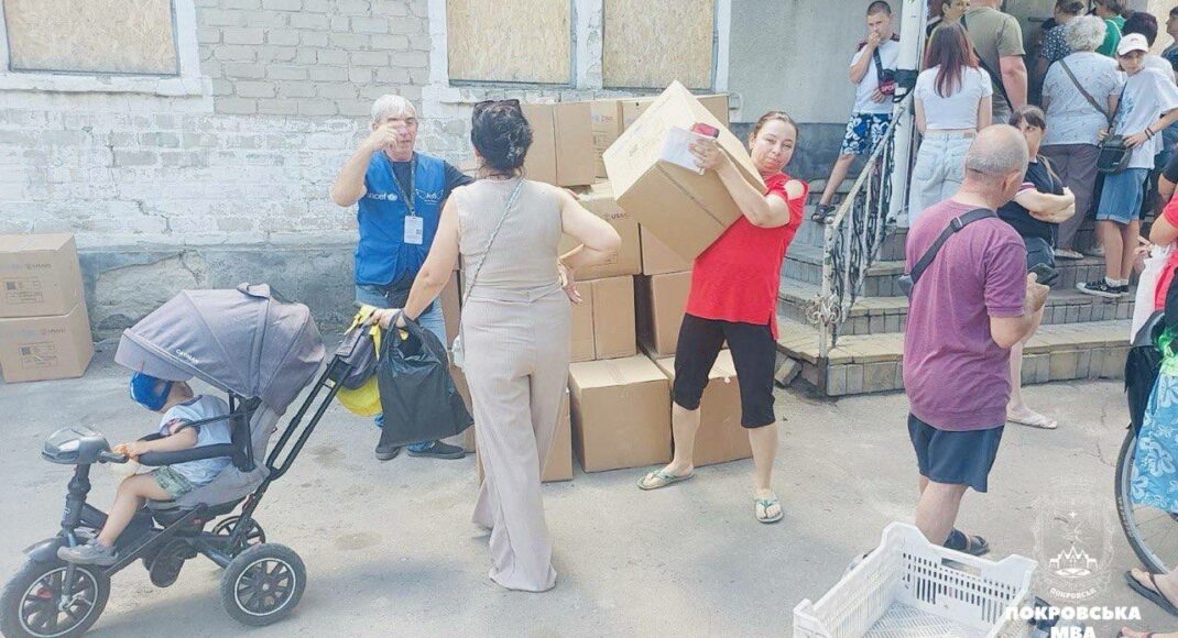 Гигиенические наборы от благотворителей получили семьи с детьми трех старостинских округов Покровской громады (фото)