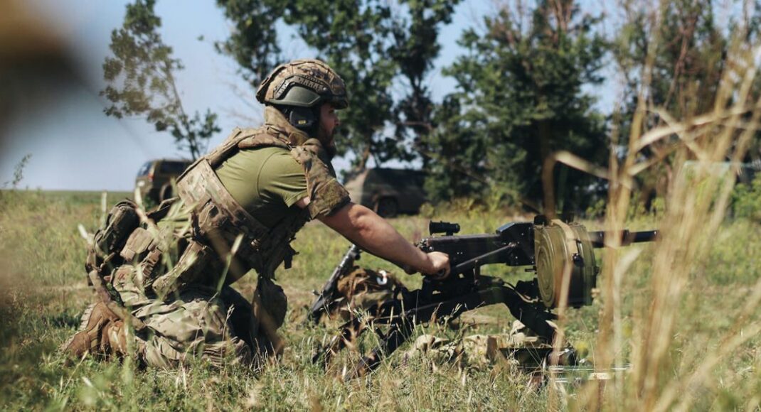 Силы обороны откинули врага в Серебрянском лесничестве