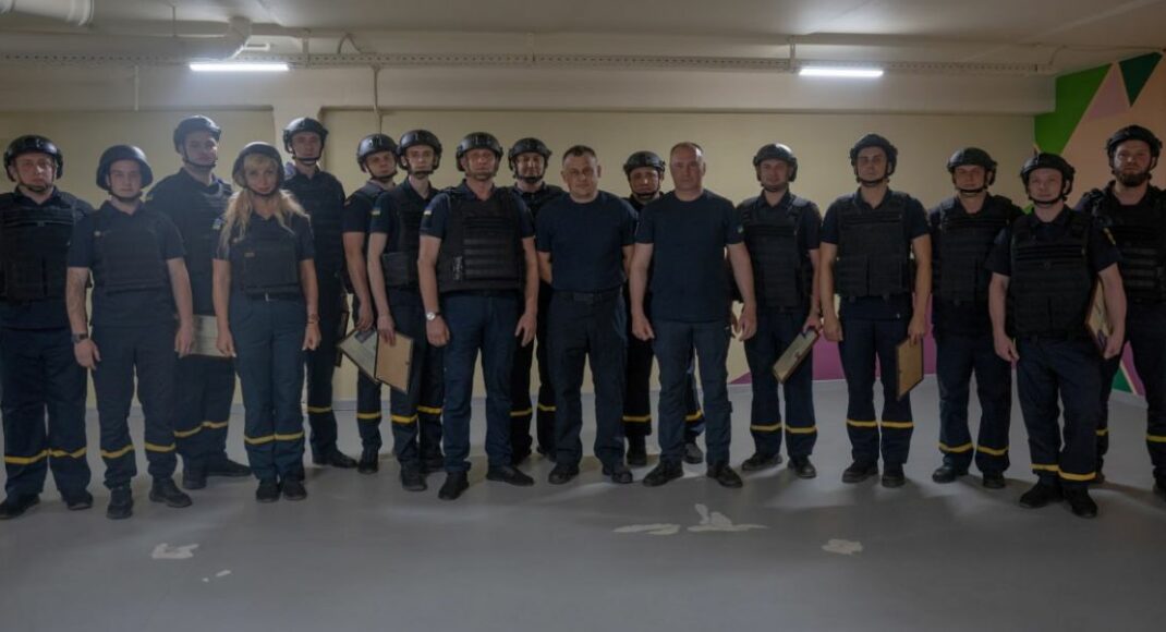 Нагороди за сміливість та професіоналізм отримали 22 рятувальники Донеччини (фото)