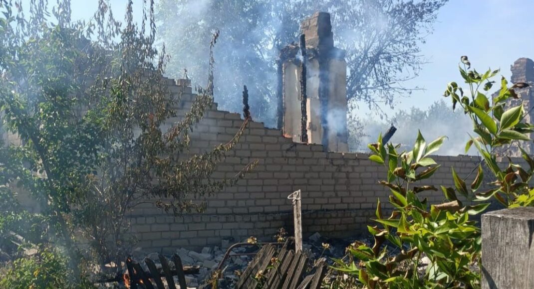 Російська армія обстріляла 12 населених пунктів Донеччини: поранила 5 жителів (фото)