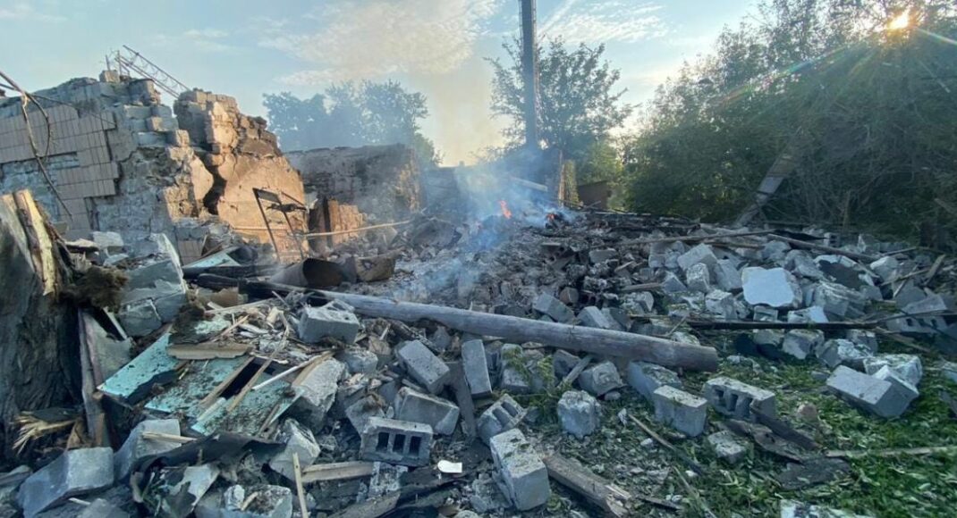 Російські загарбники 9 разів обстріляли населені пункти Донеччини: які наслідки (фото)