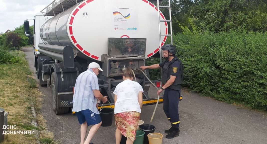 У 7 населених пунктів Донеччини підвезли технічну та питну воду (фото)