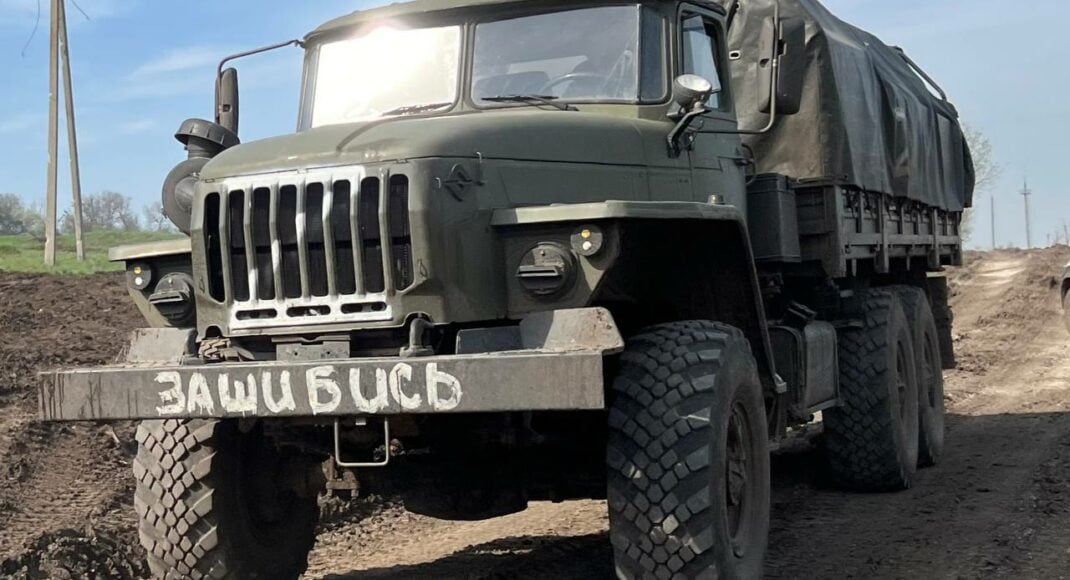 В оккупированном Луганске российские военные на "Урале" сбили двух подростков
