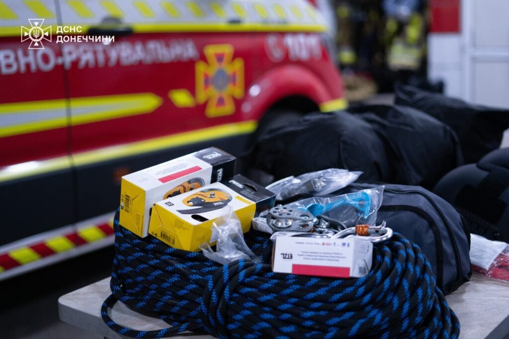 Безпечні громади: "Нова Дружківка" передала рятувальникам Донеччини благодійну допомогу (фото)