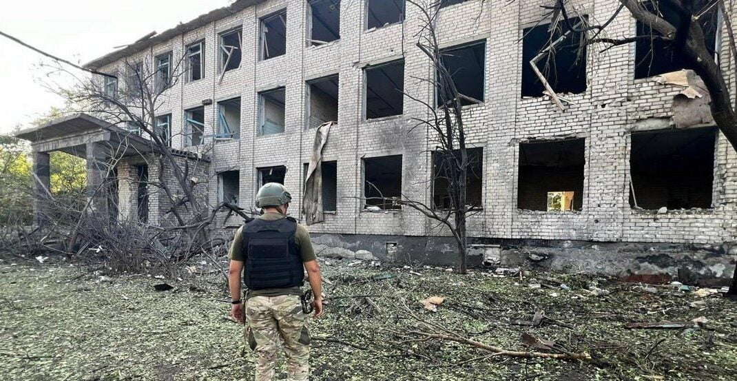 Били бомбами и дронами: за сутки враг нанес 2753 удара по Донецкой области