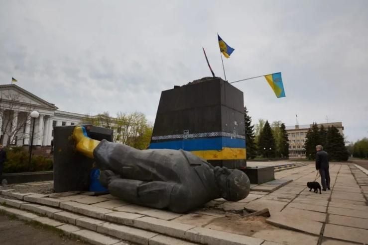 Повалення пам'ятника Леніну в Краматорську