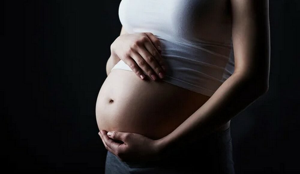 В окупованому Маріуполі вагітну жінку у важкому стані відмовилися приймати в лікарні (відео)