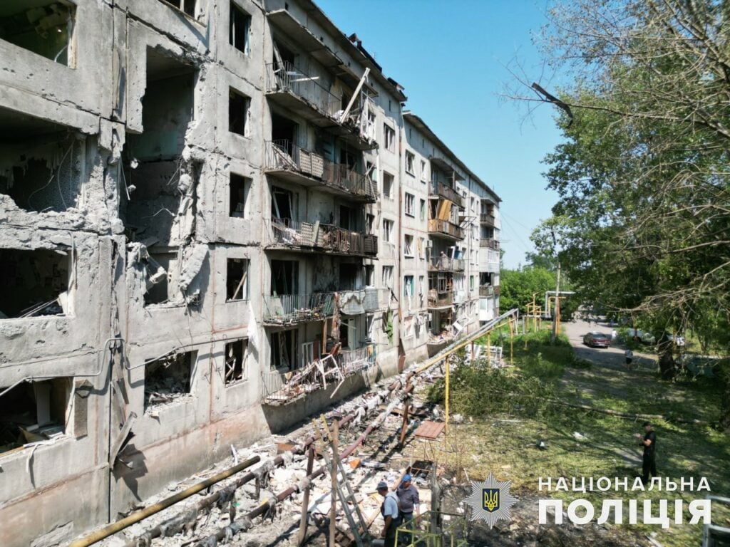 У поліції розповіли про бомбову атаку на Мирноград з загиблим і постраждалими (відео)