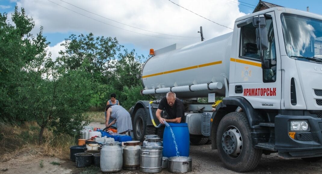 На Донеччині до 4 населених пунктів надзвичайники доставили воду