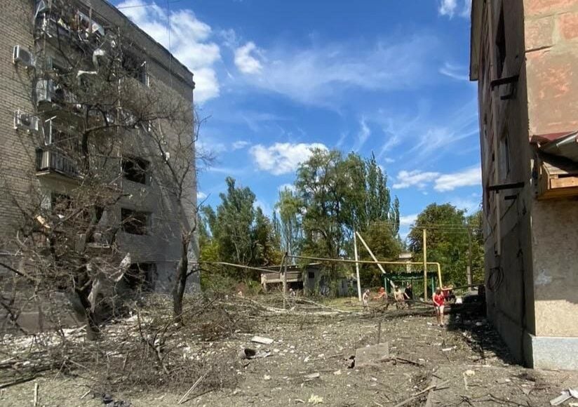 По меньшей мере 5 человек ранены в результате российских обстрелов Покровского района, — ОВА