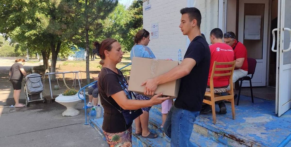 Набори допомоги отримали родини з дітьми у Покровську (фото)