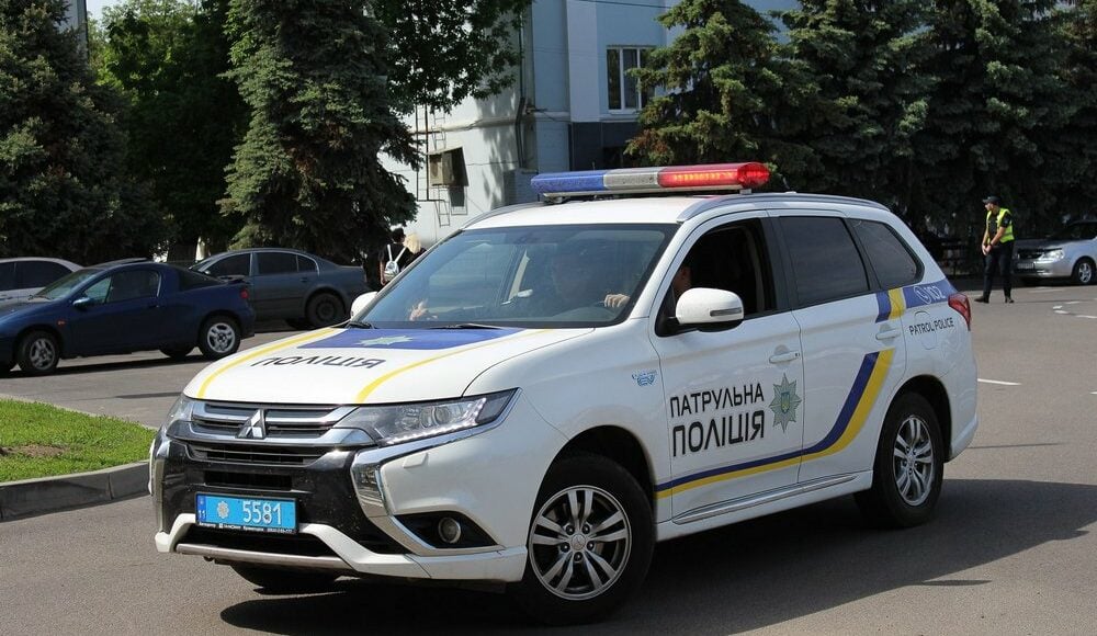 В Славянске полиция остановила и отстранила от управления пьяную автомобилистку