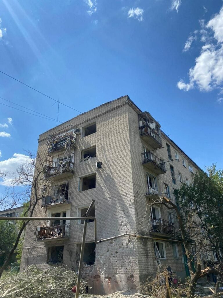 Щонайменше 5 людей поранено внаслідок російських обстрілів Покровського району