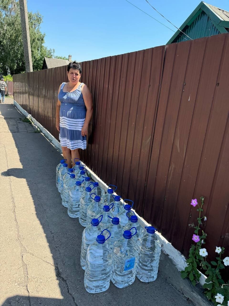 "Карітас Маріуполь" доставляє питну воду жителям Селидівської громади (фото)