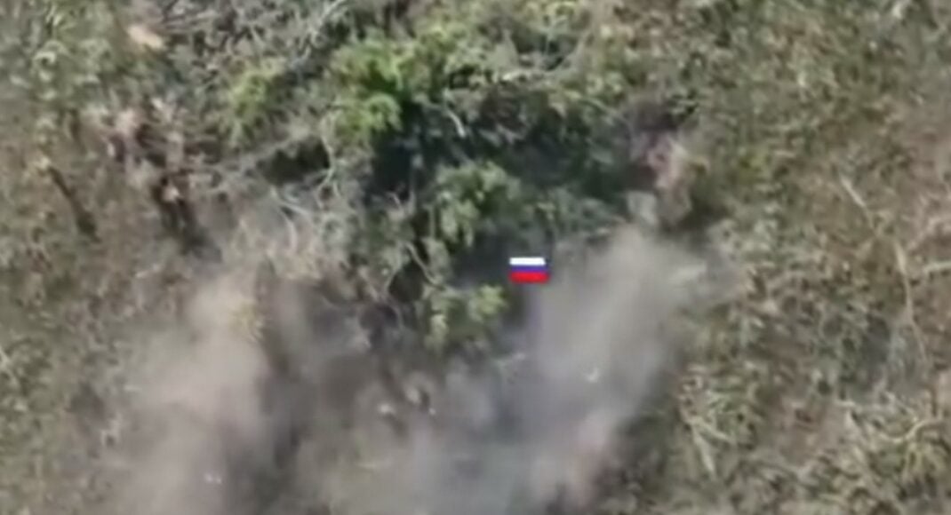 Украинские военные показали, как уничтожают российских захватчиков на Лиманском направлении (видео)