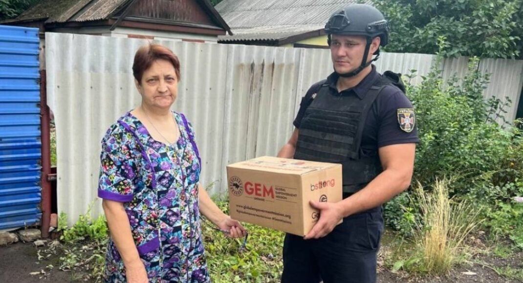 На Донетчине жители Мариновки и Доброполья получили 23 тонны гуманитарной помощи (фото)