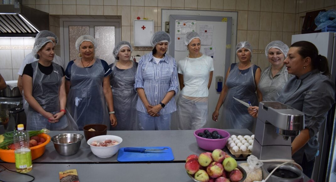 У Сваляві відбувся майстер-клас у пекарні для переселенок із Луганщини (фото)