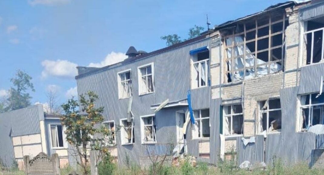 За сутки россияне 48 раз обстреляли населенные пункты Донетчины: повредили дома, ранили людей