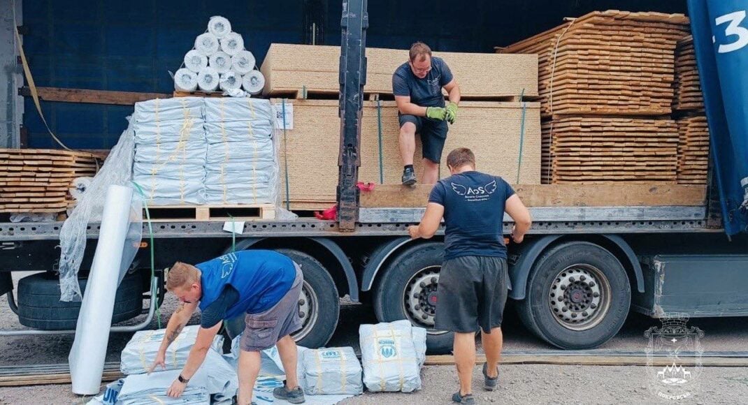 Постраждалим після обстрілу у Покровській громаді допомогли різні організації (фото)