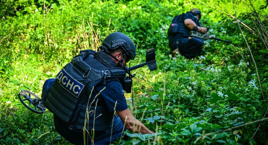 80 взрывоопасных предметов обезвредили на прошлой неделе луганские пиротехники ГСЧС