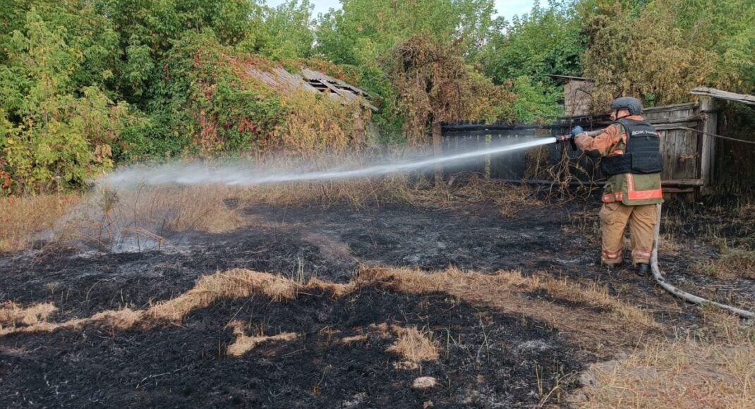 Минулої доби рятувальники Донеччини ліквідували 4 пожежі на території області