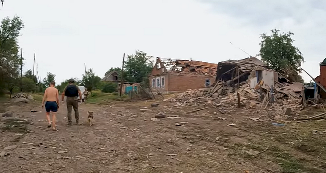 В Гродовке Донецкой области "Белый ангел" пришел на спасение раненым людям (видео)