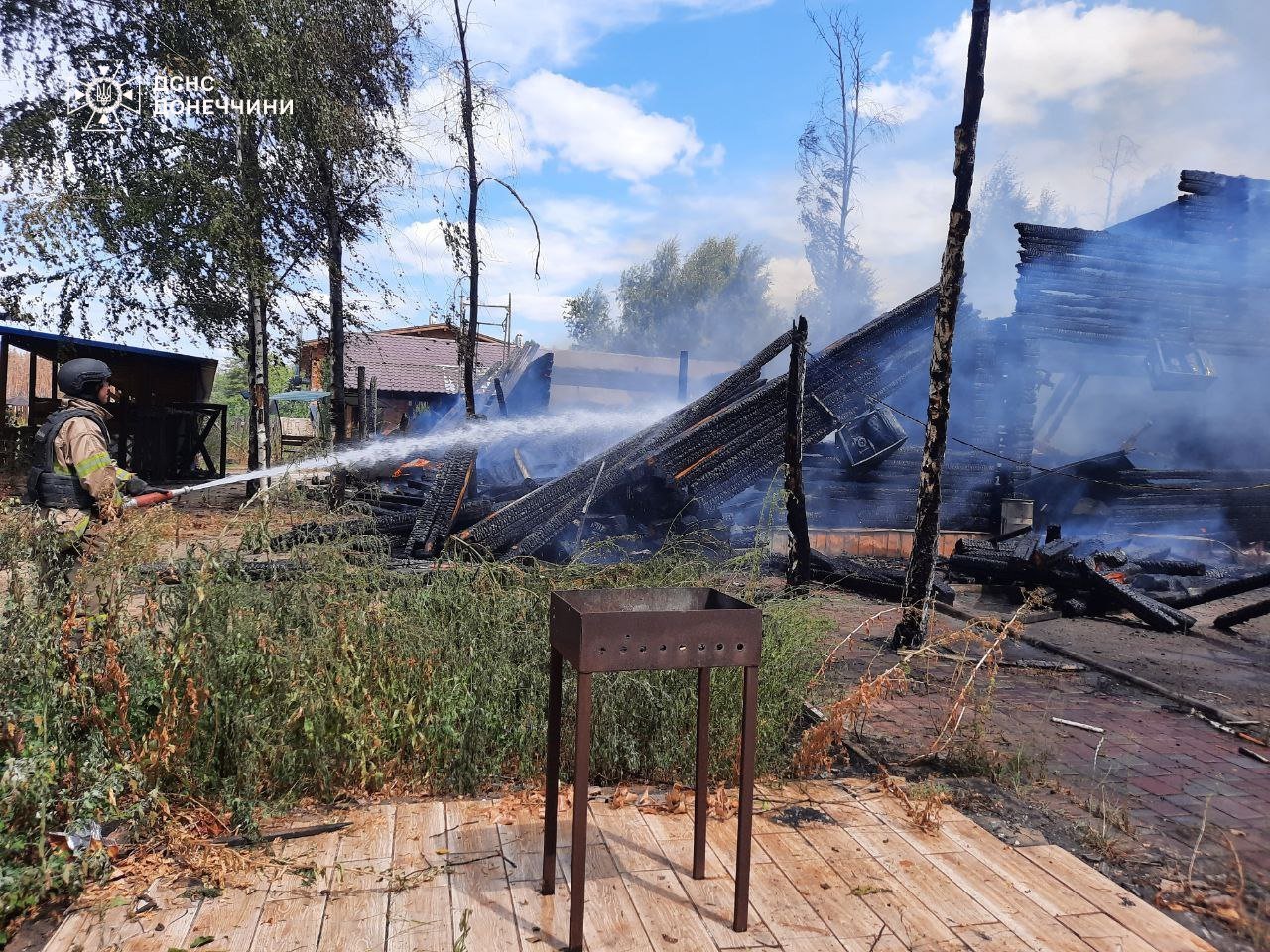 У Лиманській громаді рятувальники ліквідували 2 пожежі, спричинені обстрілами (фото)