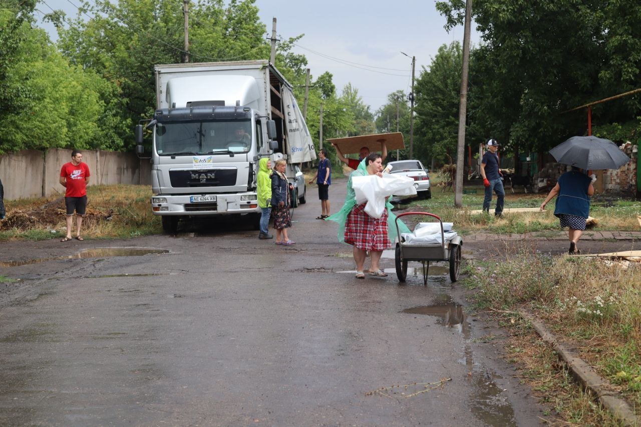 В Українську постраждалі від обстрілів рф отримали будівельні матеріали за підтримки ООН (фото)