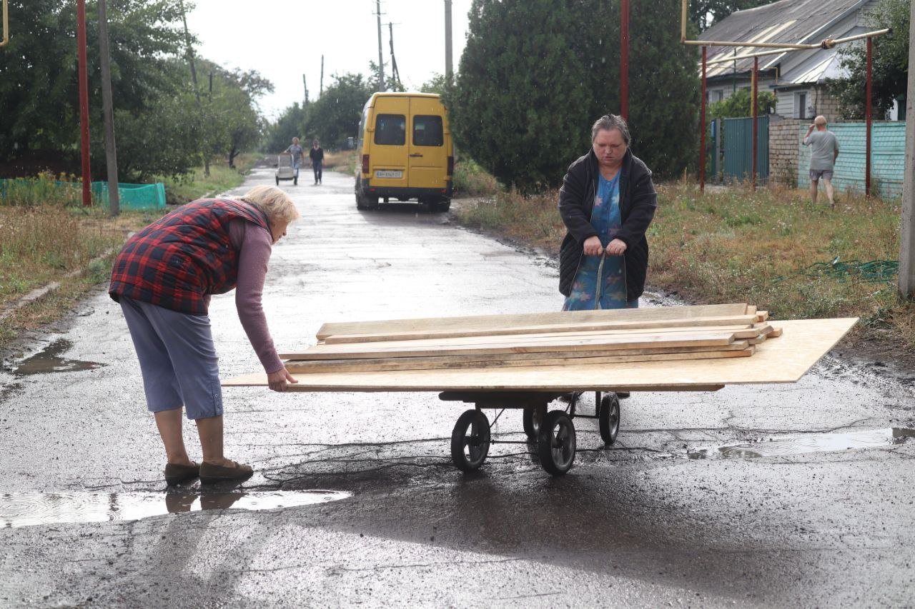 В Українську постраждалі від обстрілів рф отримали будівельні матеріали за підтримки ООН (фото)