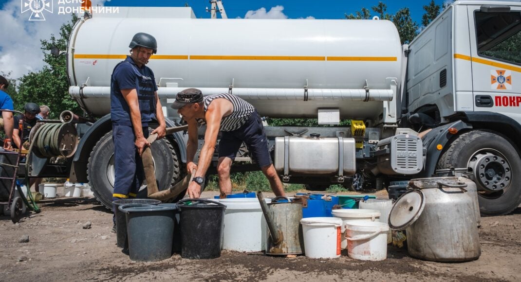 Понад 70 тонн води рятувальники підвезли мешканцям Донецької області
