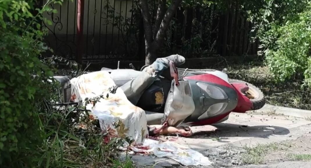 В полиции показали первые минуты после вчерашнего удара по Покровску, в результате которого погиб мужчина (фото)