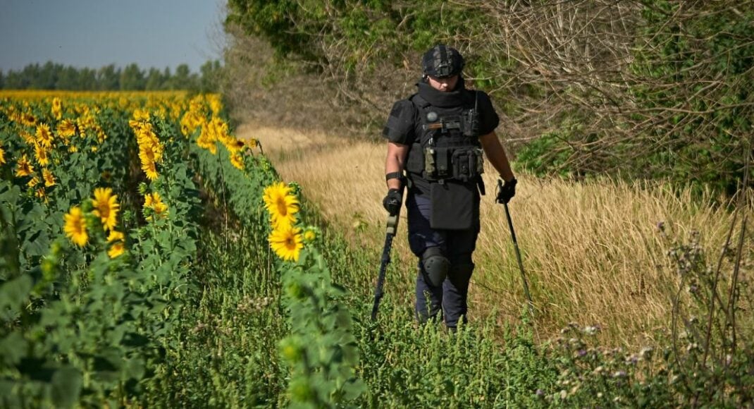 Ще 76 переселенцям з Луганщини запропонували стати демінерами