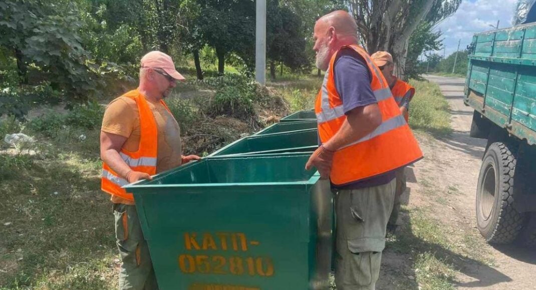 В Краматорской громаде заменяют старые контейнеры для сбора твердых бытовых отходов (фото)