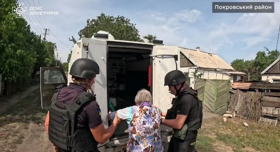 За неделю чрезвычайники во время эвакуации в Покровском районе оказали помощь 305 лицам (видео)