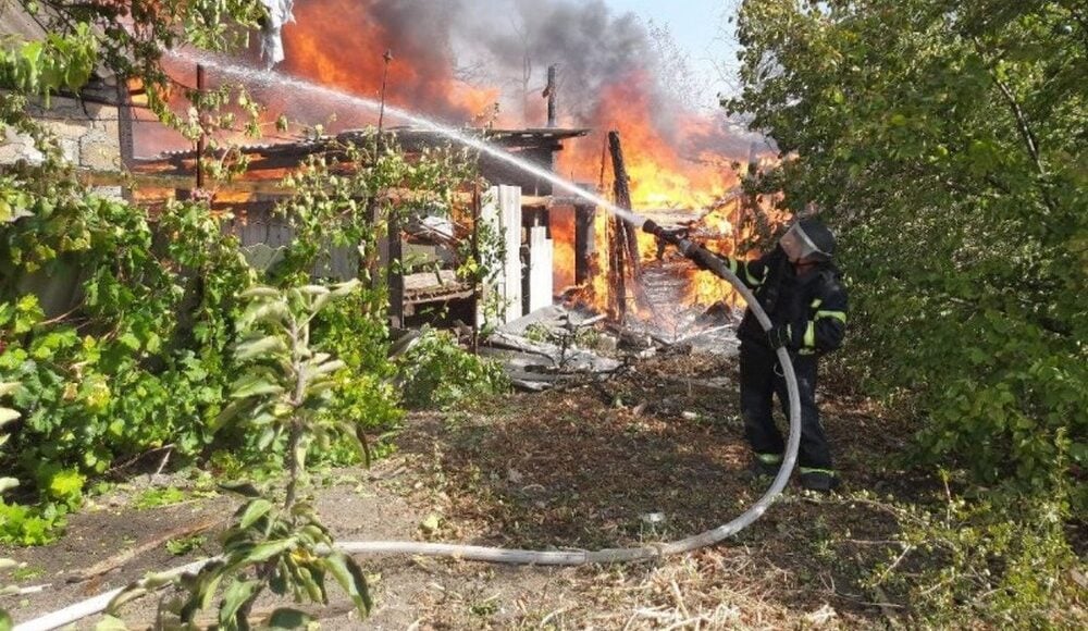 На Донеччині за добу рятувальники ліквідували 32 пожежі