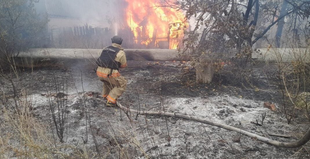 На Донеччині рятувальники ліквідували за добу 27 пожеж