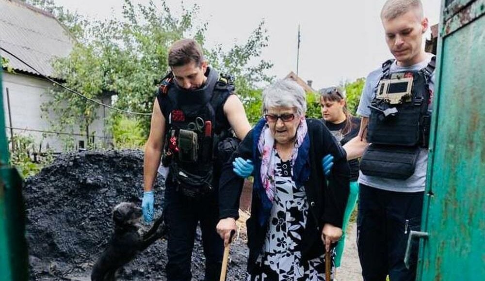 З гарячих точок Покровського району лише за два останніх місяці було евакуйовано тисячі людей за допомогою волонтерів (фото)