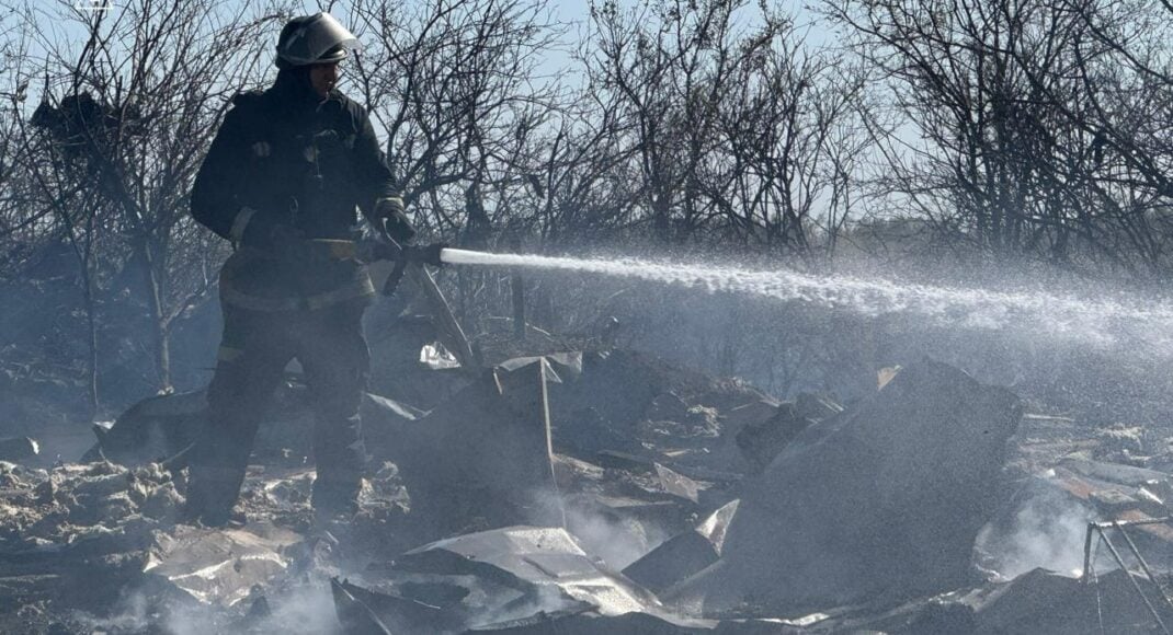 На Донеччині за минулу добу рятувальники ліквідували 23 пожежі