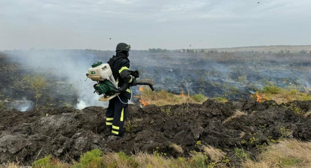 На Донетчине спасатели ликвидировали 25 пожаров