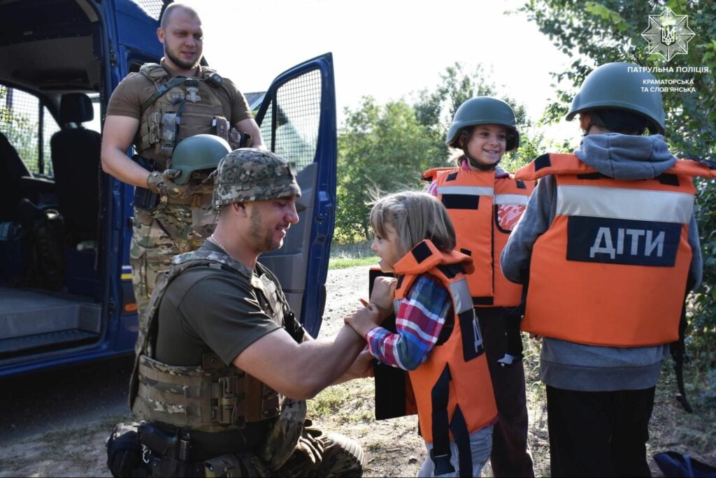 евакуація з Донеччини поліція