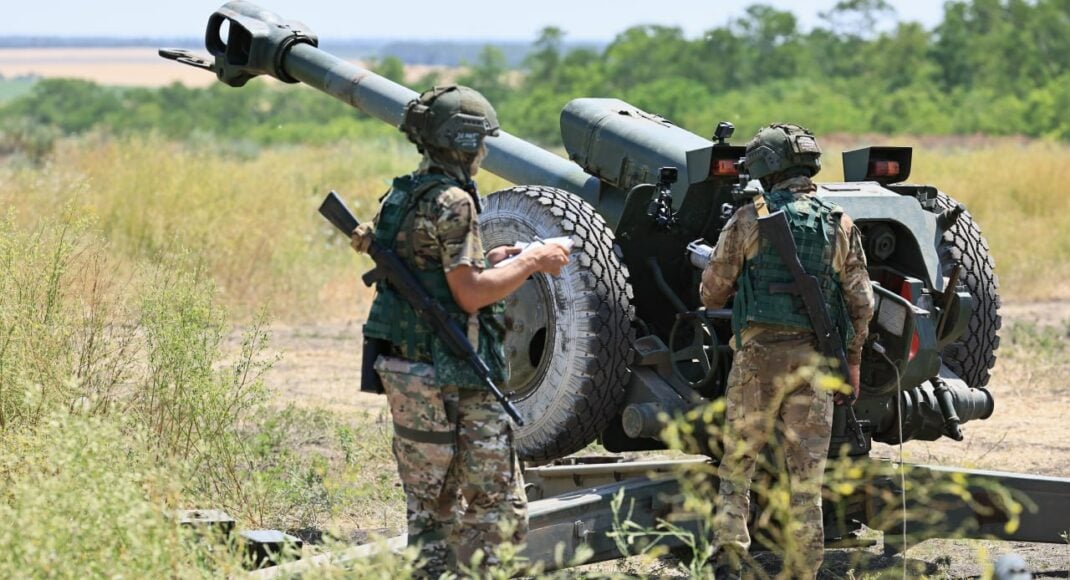 Российские террористы продолжают разрушать украинские города и села ракетными, авиационными и артиллерийскими ударами, — Генштаб ВСУ