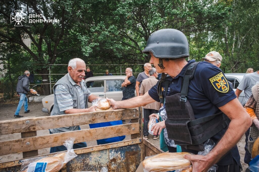 раздача хлеба в николаевке 2