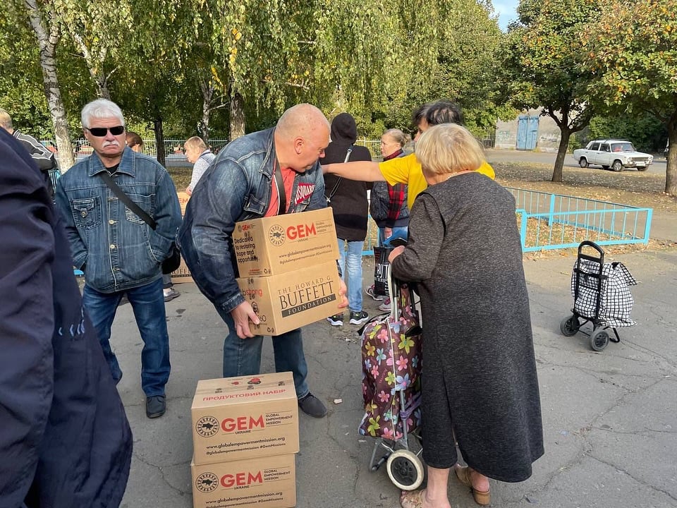 В 4 населенных пункта Краматорского и Бахмутского районов привезли гуманитарную помощь от GEM и HGBF 2