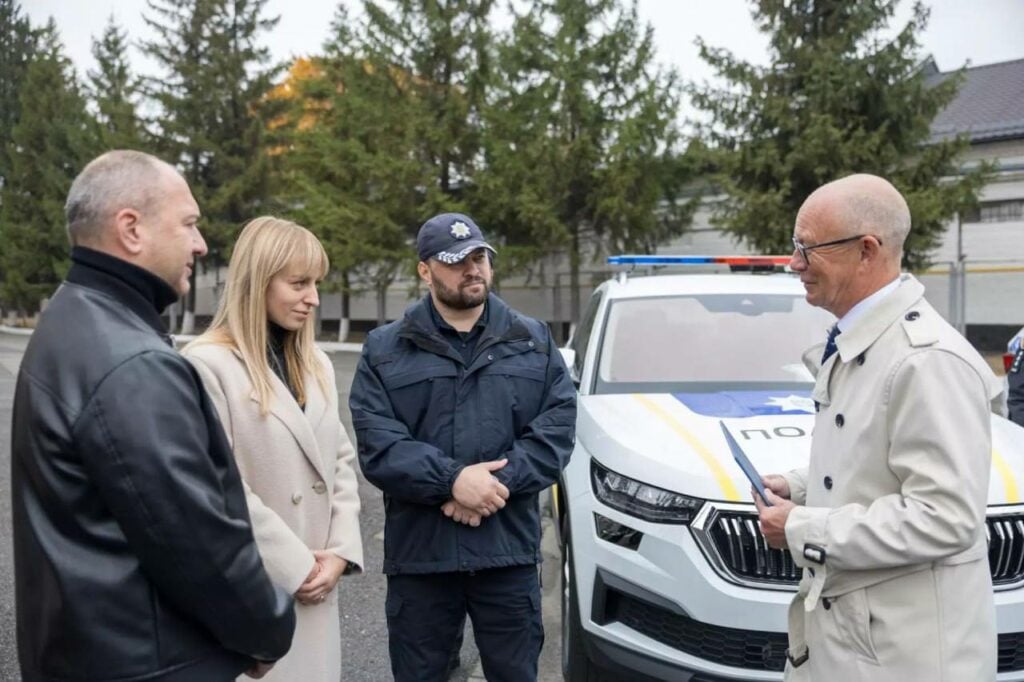 Донеччина отримає нову автівку для мобільної групи поліції з протидії гендерно зумовленому насильству