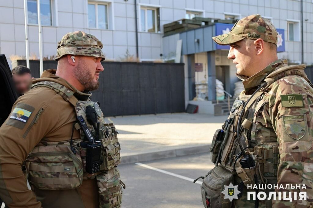 Начальник поліції Донеччини перевірив роботу правоохоронців на лінії фронту (фото)Начальник поліції Донеччини перевірив роботу правоохоронців на лінії фронту (фото)