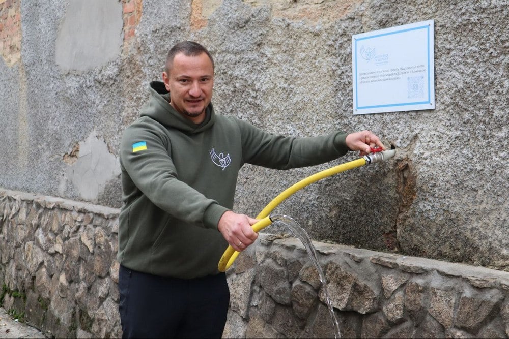 На Донеччині спільно з волонтерами продовжують покращувати водозабезпечення