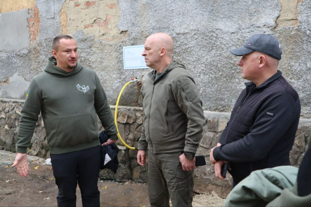 На Донеччині спільно з волонтерами продовжують покращувати водозабезпечення (фото)