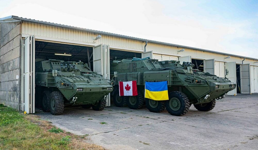 Міністерство оборони Канади повідомило про постачання першої партії БТР в Україну