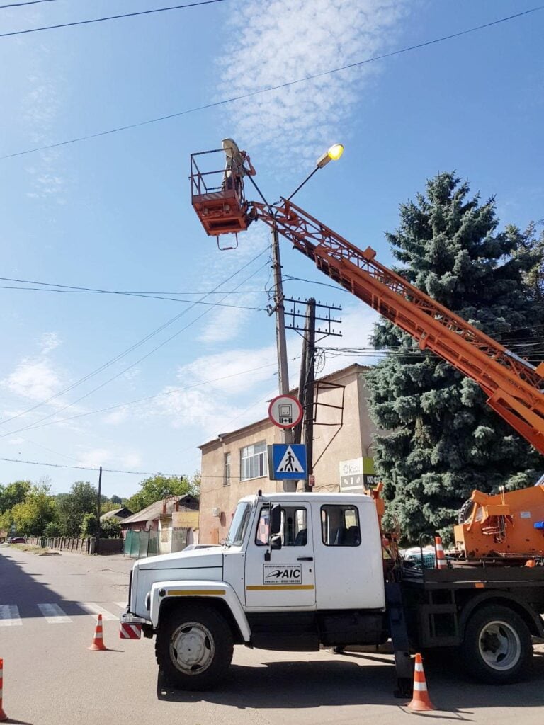 У Краматорську відтепер вуличне освітлення працює зранку